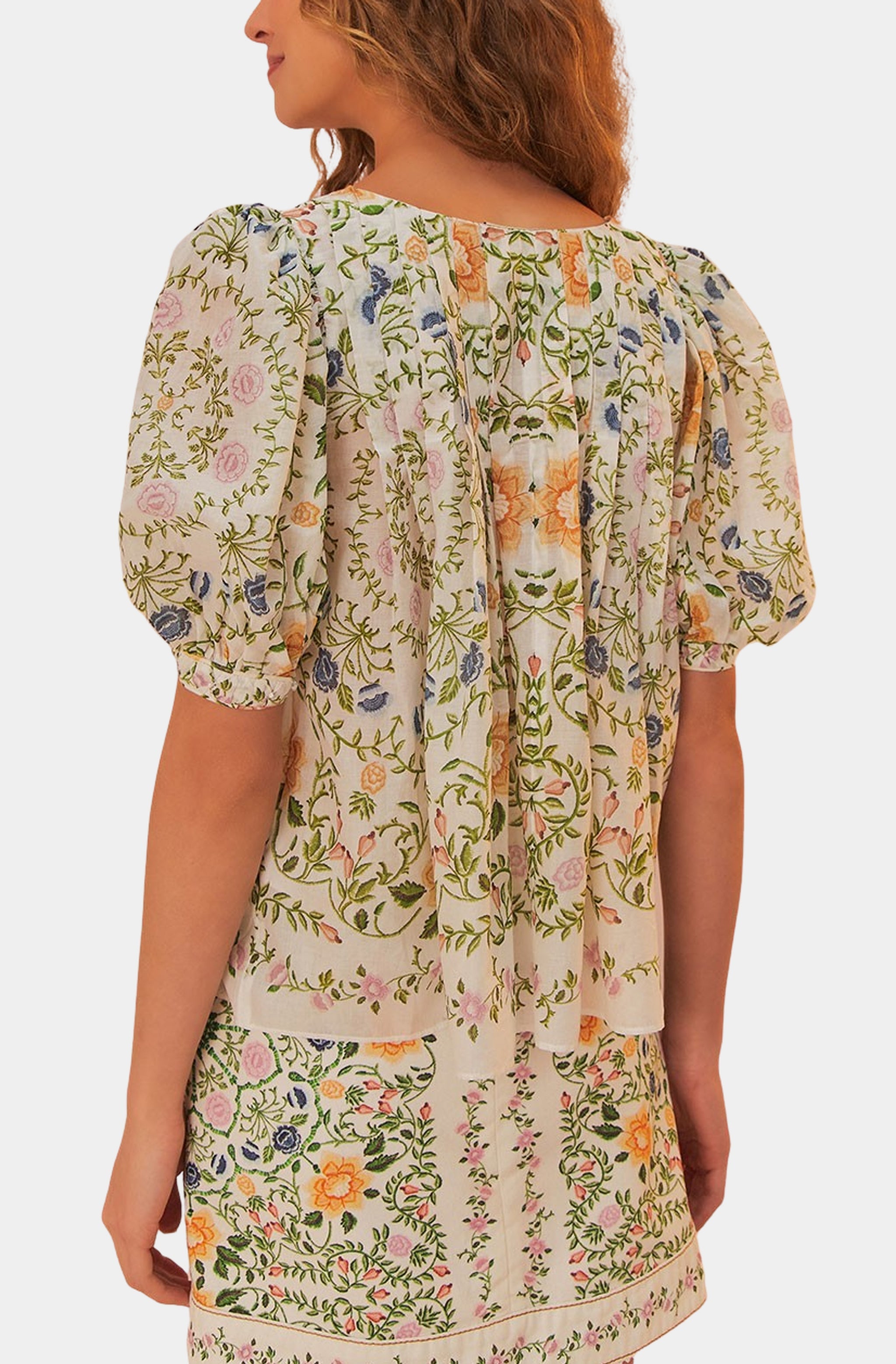 Folk Floral Off-White Scoop Neck Short Sleeve Blouse